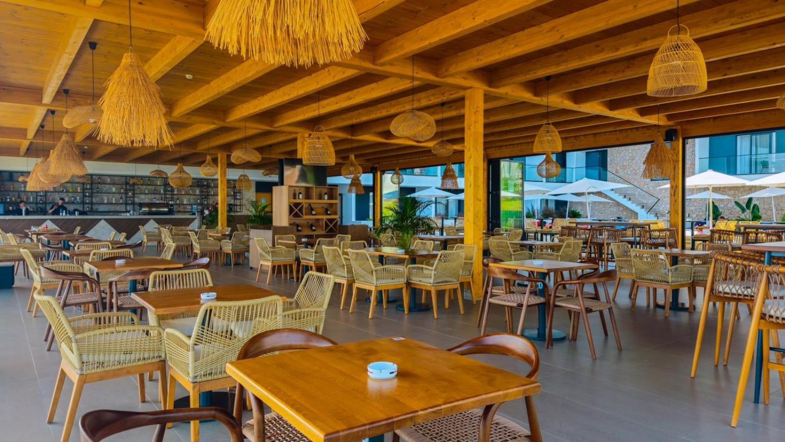 Black Diamond Hotel Dhermi Exterior photo